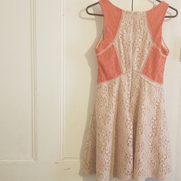 Dress - Picture 3 of 3